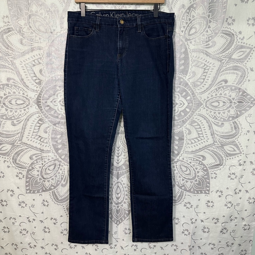 PreLoved $108 Calvin Klein Jeans Pants Super Stretch Straight Leg Mid Rise 30 10